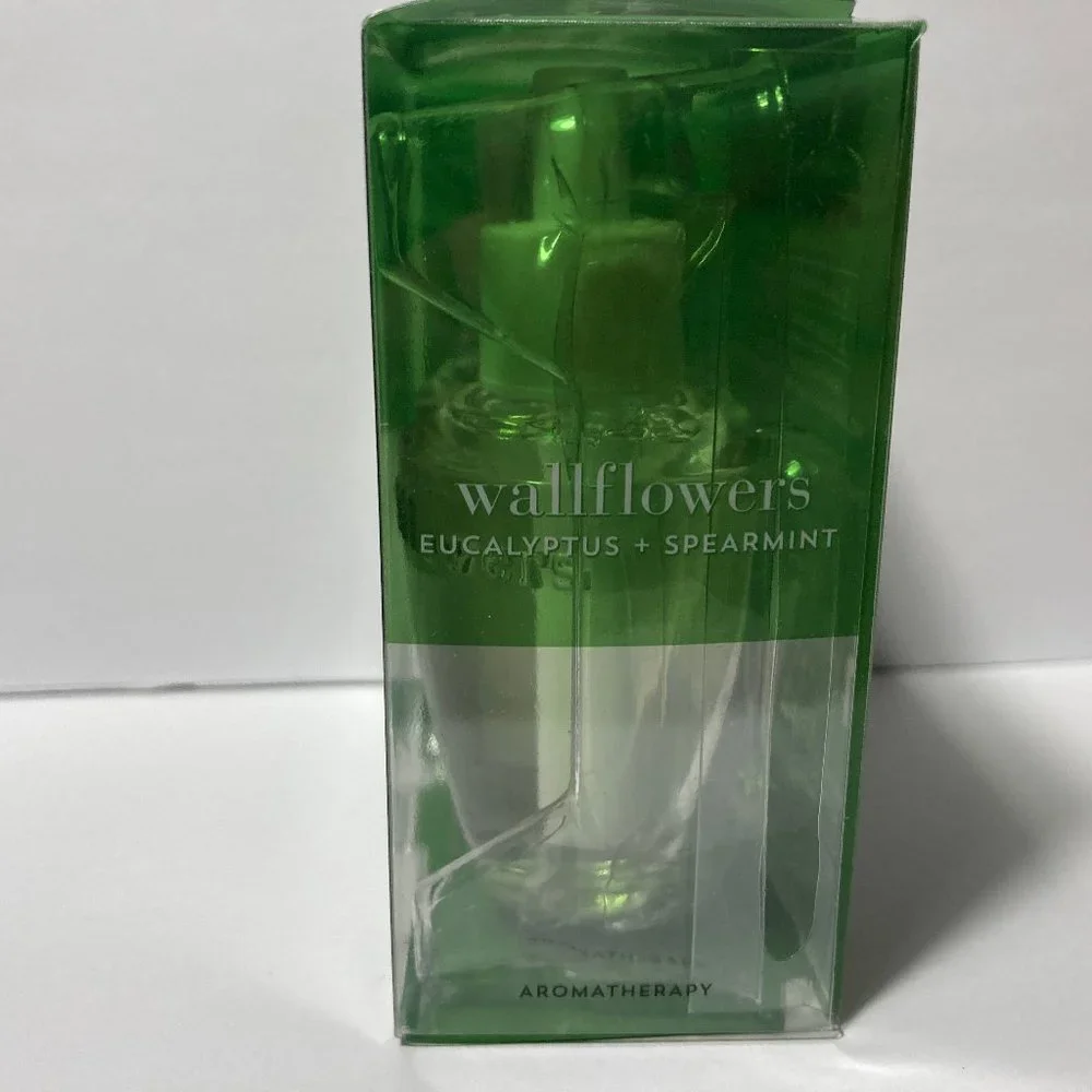 3 Bath & Body Works Wallflowers 2pk Eucalyptus